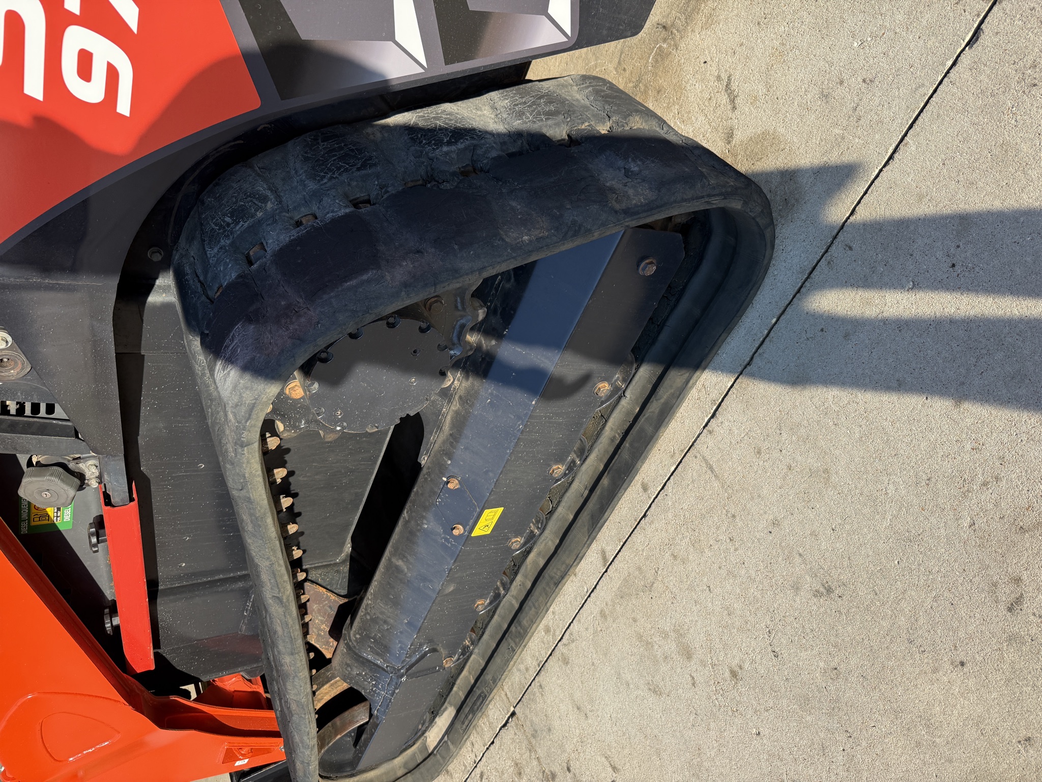 Opposite-side Kubota SVL97-2 rubber track and undercarriage
