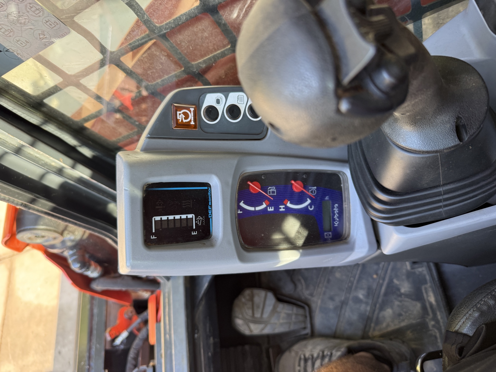 Kubota SVL97-2 gauges and DEF monitor