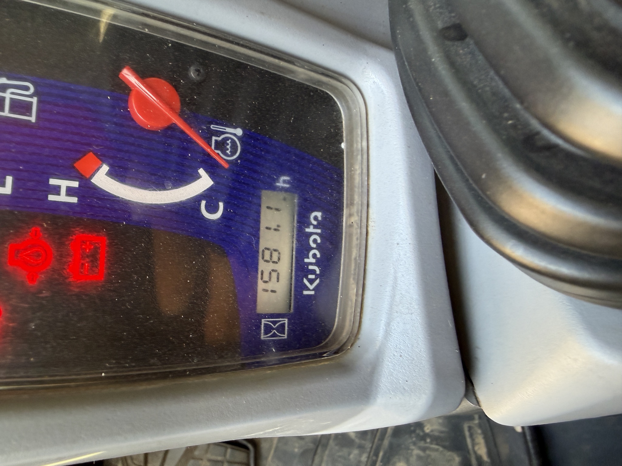 Kubota SVL97-2 hour meter display